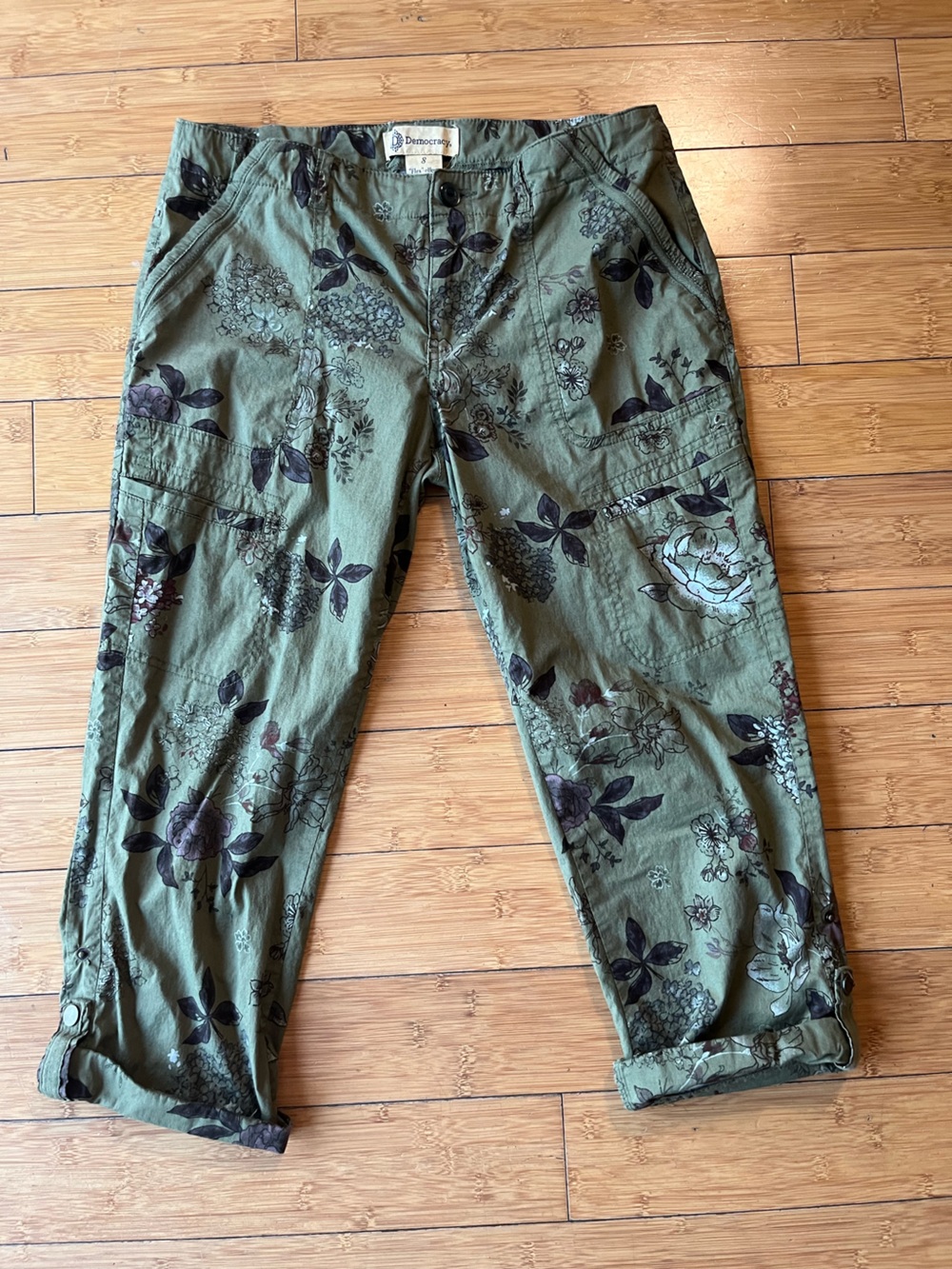 Democracy Green & Black Floral Cropped Boho Low Rise Cargo Pants Y2K Inspired